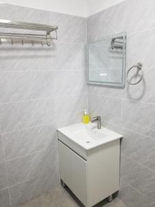 Φωτογραφία από το άλμπουμ του Jeyem HomeStays Studio B1202 at Diamond Homes Apartment στο Ναϊρόμπι +12 φωτογραφίες