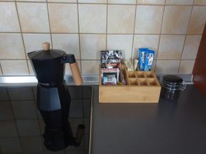 Príslušenstvo na prípravu kávy alebo čaju v ubytovaní Apartament Granit