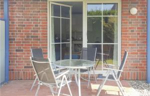 Patio nebo venkovní prostory v ubytování 1 Bedroom Gorgeous Apartment In Prerow