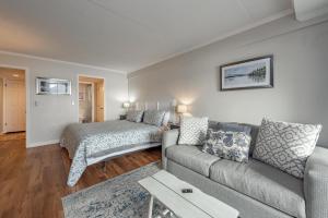 Η κουζίνα ή μικρή κουζίνα στο 201B One Bedroom One Bath