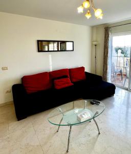 Posedenie v ubytovaní Elegant Palm Mar Apartment