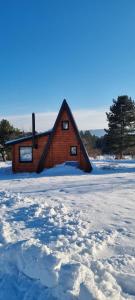 AA Pine vikendica za izdavanje u srcu Zapadne Srbije durante l'inverno
