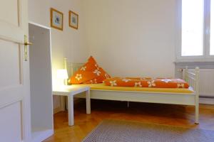 Tempat tidur dalam kamar di heidel-home 3Raum Wohnung
