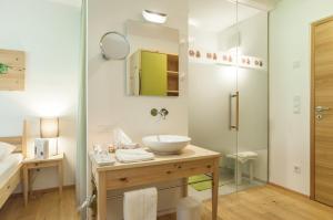 Vannituba majutusasutuses Hotel B&B "Zur Schanz"