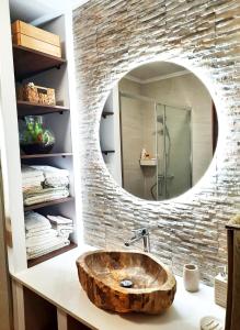 A bathroom at Cosy apartment with terrace