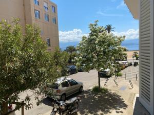 Zdjęcie z galerii obiektu Studio neuf et lumineux - Ajaccio centre - Place Miot/Albert 1er w Ajaccio