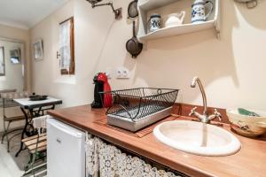 Kuchyňa alebo kuchynka v ubytovaní La Petite Maison de Villecroze