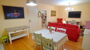 Fotografie z fotogalerie ubytování Central & Vintage Apartment Sinj v destinaci Sinj