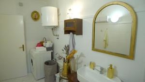 Fotografie z fotogalerie ubytování Central & Vintage Apartment Sinj v destinaci Sinj