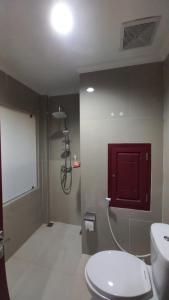 Ванна кімната в Bubuhan Kita Guest House Syariah
