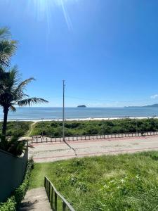 Una vista general del mar o el mar tomado desde la casa de vacaciones