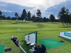 Golf v apartmánu nebo okolí