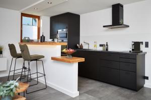 Kuchyň nebo kuchyňský kout v ubytování Nord29 - Exklusive Ferienwohnung am Waldrand Meschede