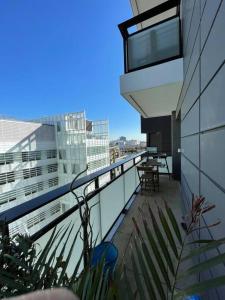 En balkong eller terrass på Luxury & Cosy apart with balcony Eiffel Tower view