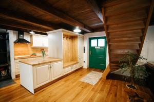Nhà bếp/bếp nhỏ tại Villa with Sauna - Rustic and Charm Mill Marof