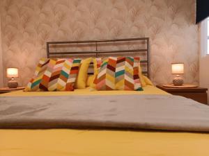Posteľ alebo postele v izbe v ubytovaní Apartamento El Dorado cerca del mar