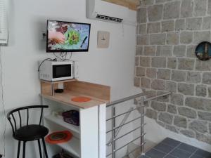 Una cocina o kitchenette en Studio Apartment Tudor