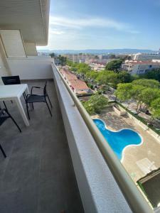 Bazén v ubytování Apartamentos CH 2 nebo v jeho okolí