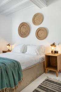 Posteľ alebo postele v izbe v ubytovaní InTown Mykonos- Two Bedrooms Duplex House