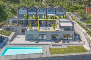 Bazén v ubytování Apartment Azalea - Cremia nebo v jeho okolí
