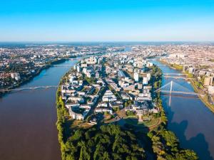 Fotografia z galérie ubytovania Appartement moderne et spacieux (Île de Nantes, futur CHU) v destinácii Nantes
