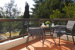 Balcó o terrassa a Avalanche 3 - 3BR Apartment l Central Location l Balcony l WiFi