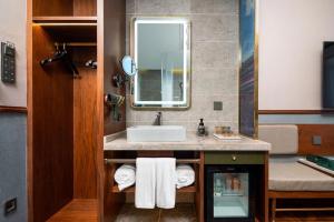 Bagno di Nostalgia S Hotel Near Beijing Xidan Financial Street-Central Conservatory of Music, Tian'anmen Square, The Capital Museum, 10 minutes away from Beijing West Railway Station, Free ice cream, coffee and laundry service