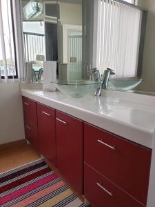 Ванная комната в Amplio y Acogedor Departamento en San Miguel, Lima