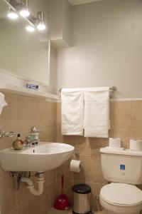 ห้องน้ำของ Incredible house in Gold Coast with private jacuzzi NEW REMODELING