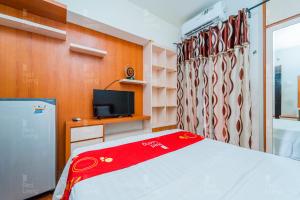 Fotografie z fotogalerie ubytování RedLiving Apartemen Serpong Green View - Nawawih Room Tower B v destinaci Tangerang