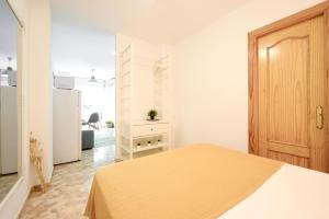 Postel nebo postele na pokoji v ubytování Apartment Boliches by 10ToSea