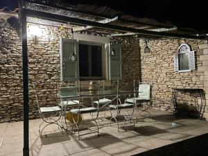 Patio alebo iná vonkajšia časť ubytovania La Luberonne gordes