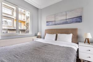Kép Modern and Stylish Flat near Taksim Square and Popular Attractions in Cihangir Beyoglu szállásáról Isztambulban a galériában Még 4 kép