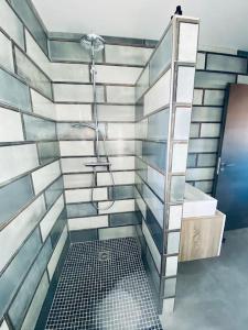 Kúpeľňa v ubytovaní T2 « Bohème » avec Spa…
