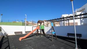 Balkón alebo terasa v ubytovaní Urbanización familiar LAS BRISAS 32 TERRAZA Y PISCINA Albert Villas