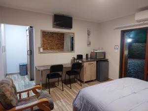 Dapur atau dapur kecil di Twins Guest House Astoni