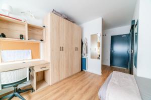 Postel nebo postele na pokoji v ubytování Micampus Logroño Student Residence