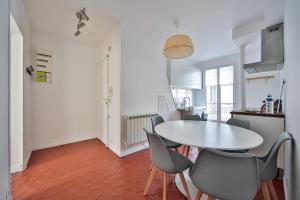 Kuchyňa alebo kuchynka v ubytovaní Appart 4pers#Mouffetard#Port-Royal#La Sorbonne + 6 fotografií