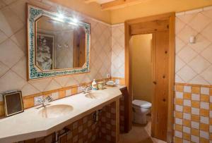 Kúpeľňa v ubytovaní Charming Townhouse 7 PAX WIFI/AIRCON - Ca's Padrí + 19 fotografií