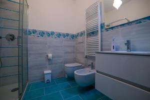 Un baño de Amalfi Coast Ncopp' a' Scalinatella