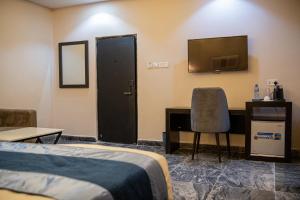 Letto o letti in una camera di Residency Hotel Lekki Phase 1