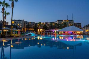 Bazén v ubytování Arum Barut Collection - Ultra All Inclusive nebo v jeho okolí
