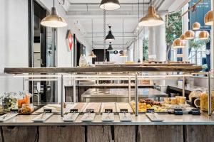 Eten bij of ergens in de buurt van het hotel

