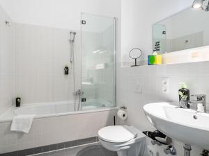 Schoenhouse City Street tesisinde bir banyo