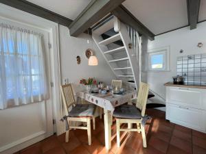 Fotografie z fotogalerie ubytování Kapitän Ahab im Haus Käpt'n Andresen v destinaci Westerland