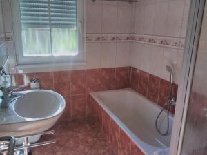 Ein Badezimmer in der Unterkunft Gästehaus Helbighof