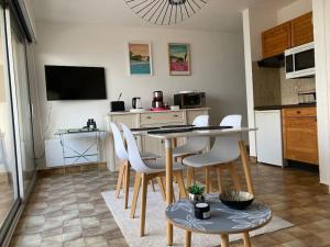 Kuchyňa alebo kuchynka v ubytovaní Sarzeau, st Jacques Vue pleine mer, possibilité nuitée