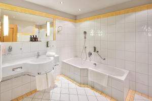 A bathroom at Adler Inn Tyrol Mountain Resort SUPERIOR