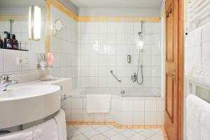 A bathroom at Adler Inn Tyrol Mountain Resort SUPERIOR