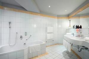A bathroom at Adler Inn Tyrol Mountain Resort SUPERIOR